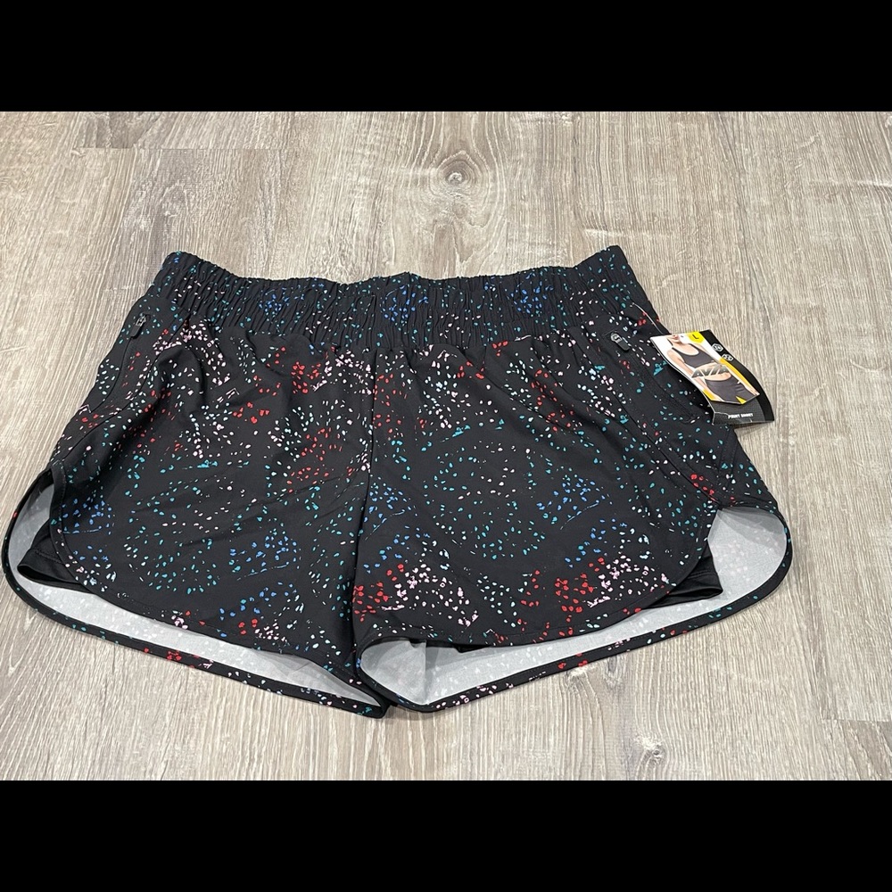NWT Avia Black Print Short